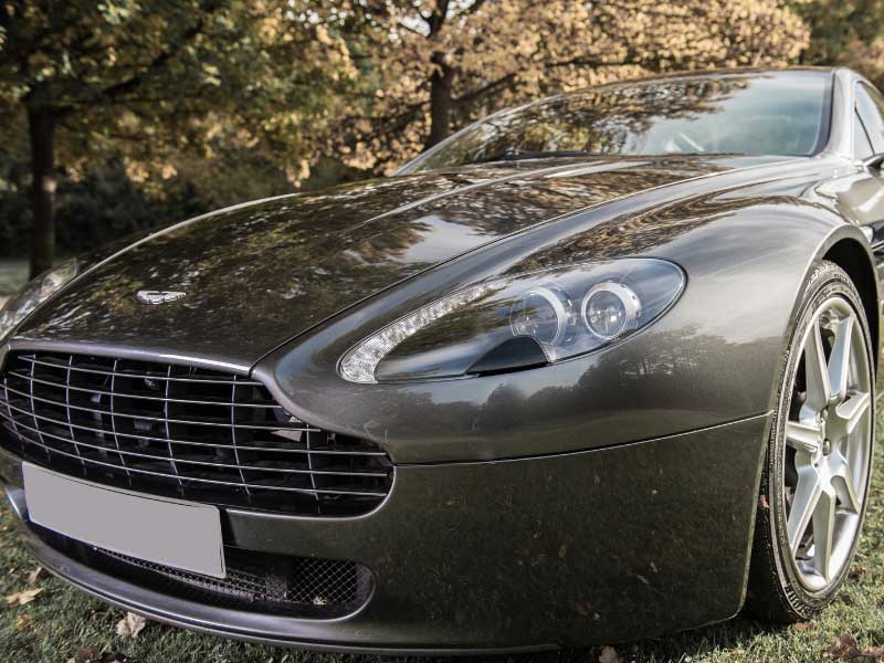 aston martin v8 vantage